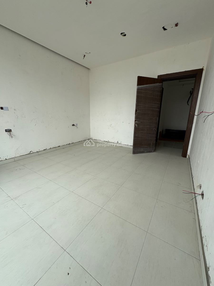 a Spacious 3bedroom /2bedroom Apartment, Ikate, Ikate, Lekki, Lagos, Block of Flats for Sale