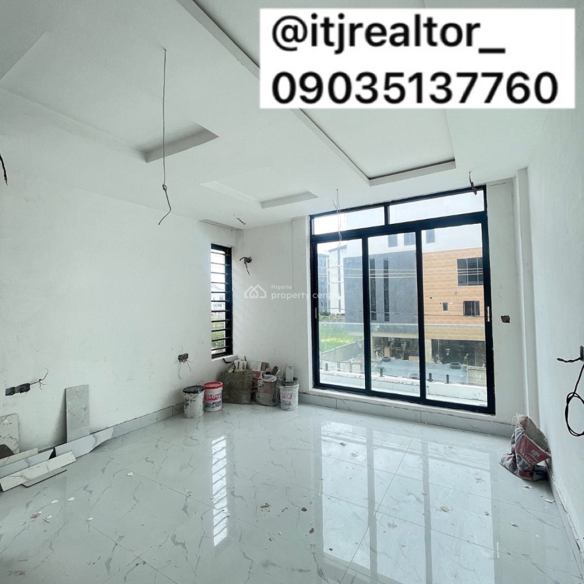 Lovely 2 Bedroom Apartment with Bq, Lekki Phase 1, Lekki Phase 1, Lekki, Lagos, Block of Flats for Sale