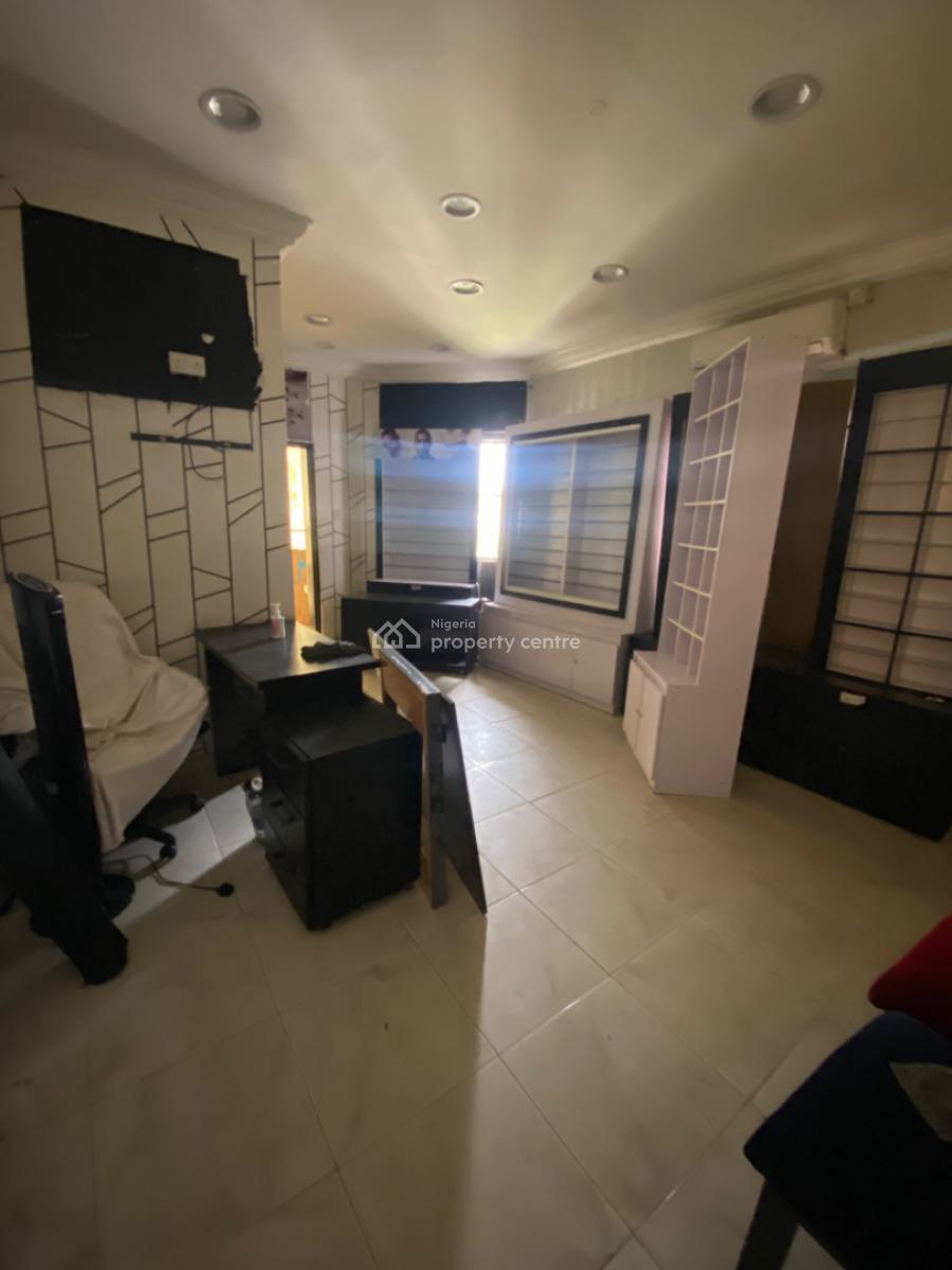 Shop Space First Floor Facing The Road at Lekki Phase 1, Bisola Durosinmi Etti Drive Lekki Phase 1, Lekki Phase 1, Lekki, Lagos, Shop for Rent