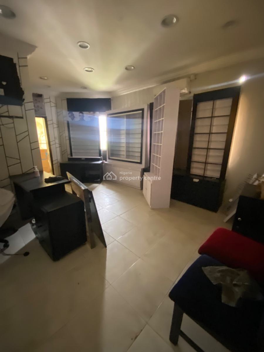 Shop Space First Floor Facing The Road at Lekki Phase 1, Bisola Durosinmi Etti Drive Lekki Phase 1, Lekki Phase 1, Lekki, Lagos, Shop for Rent