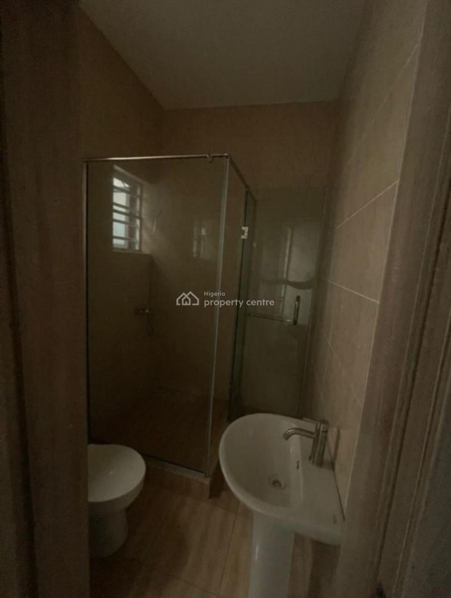 Spacious Room upstairs in a Shared Apartment, Lekki, Lagos, Self Contain (single Rooms) for Rent