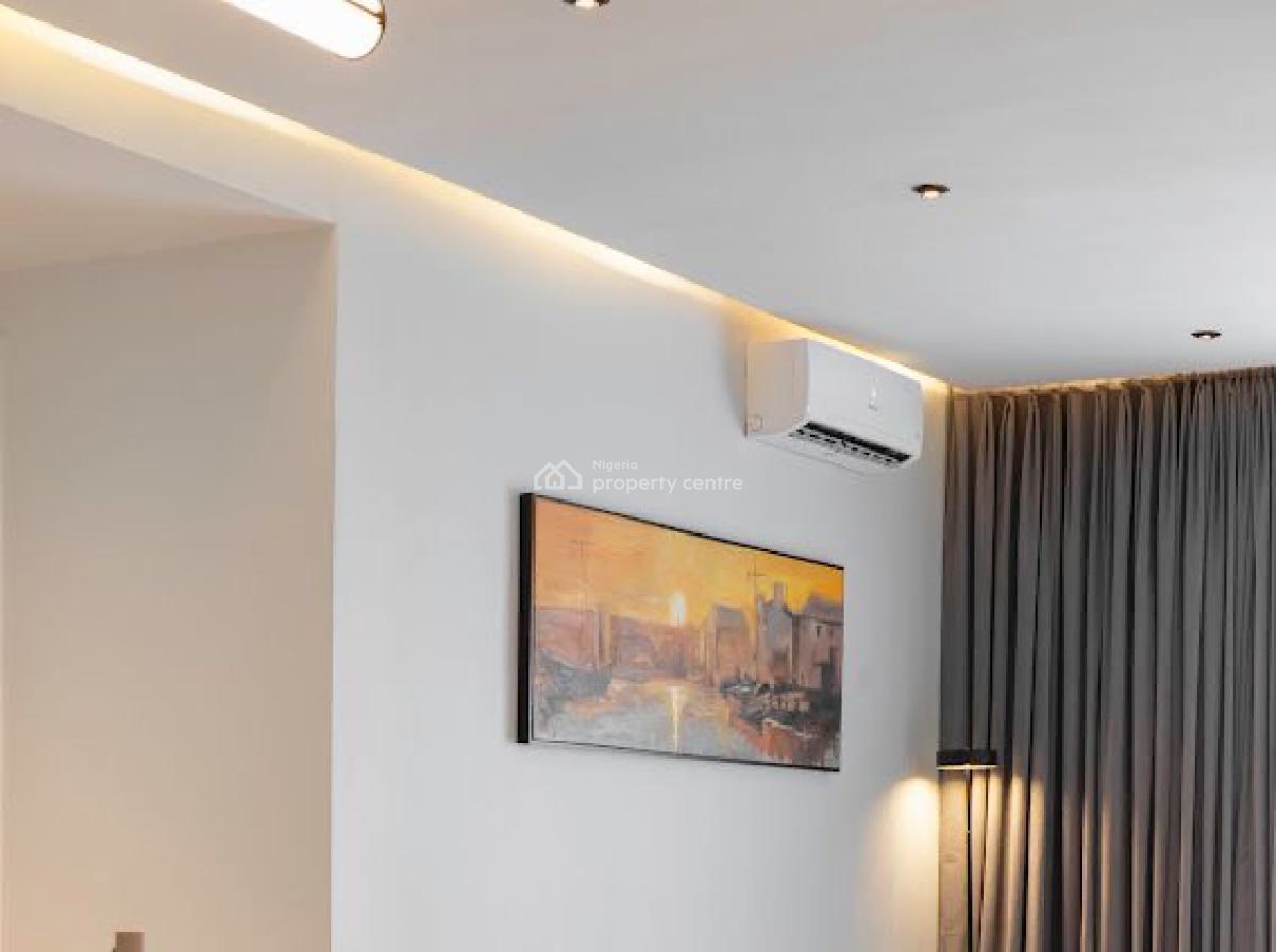 Spacious 3 Bedroom Apartment with  Cityview, Swimming Pool & Ps5, Lekki Phase 1, Lekki, Lagos, Flat / Apartment Short Let