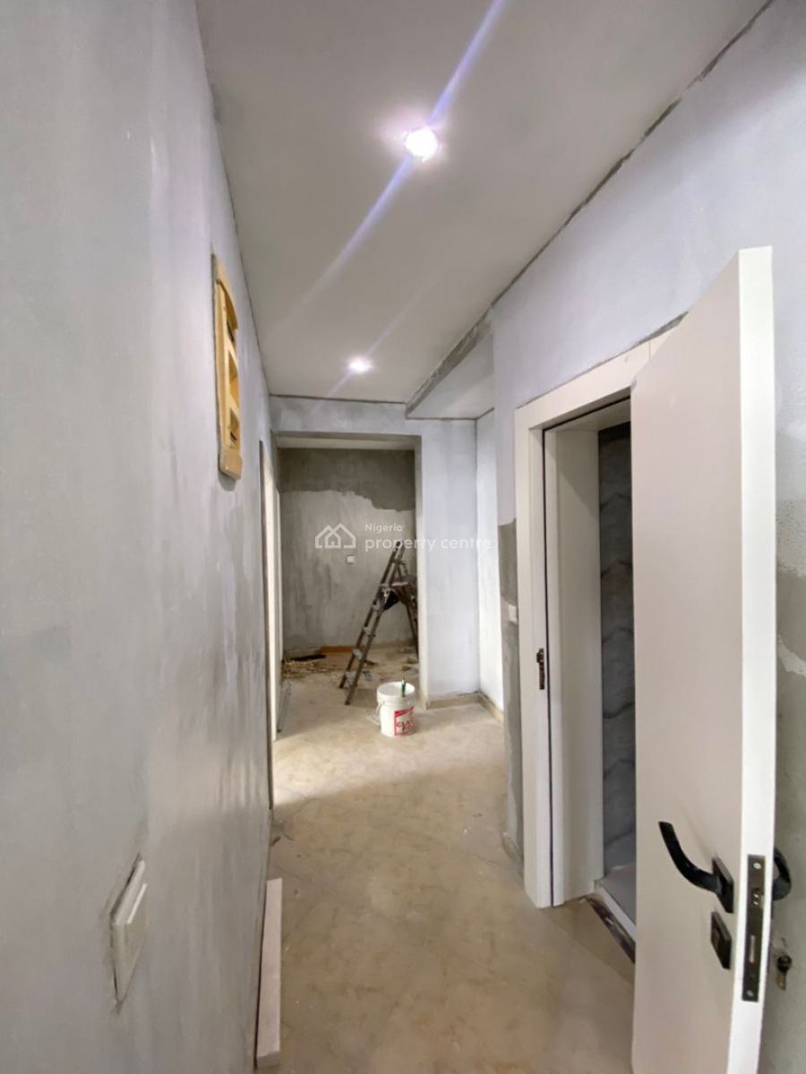 Spacious Renovated 4 Bedroom Apartment, Prime Water Gardens Ikate Lekki, Lekki, Lagos, Flat / Apartment for Sale