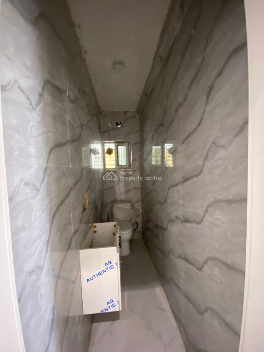 Spacious Renovated 4 Bedroom Apartment, Prime Water Gardens Ikate Lekki, Lekki, Lagos, Flat / Apartment for Sale