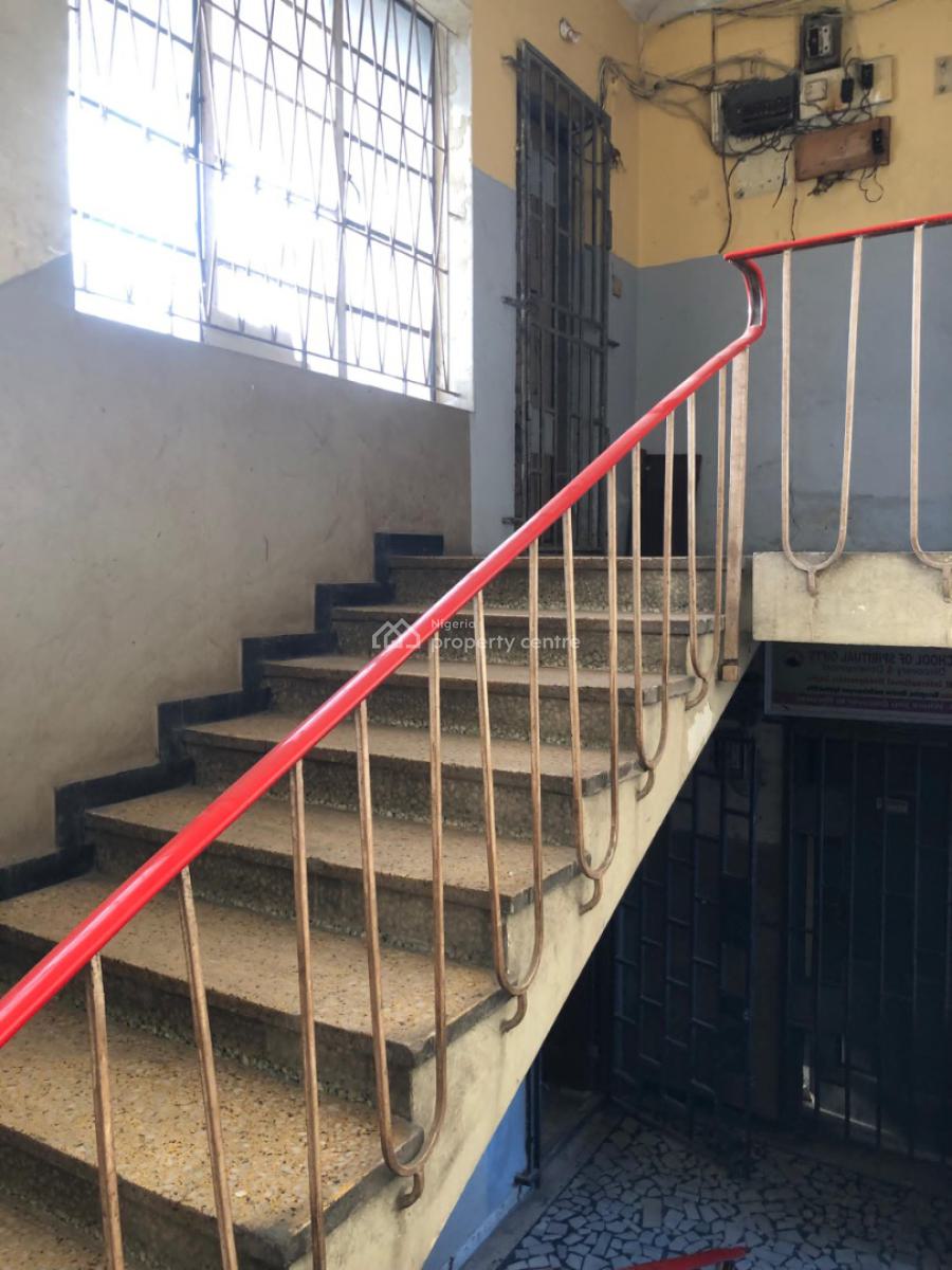 2 Bedroom Penthouse and Ground Floor Flat, Herbert Macaulay Way, Yaba , Lagos., Yaba, Lagos, Flat / Apartment for Rent