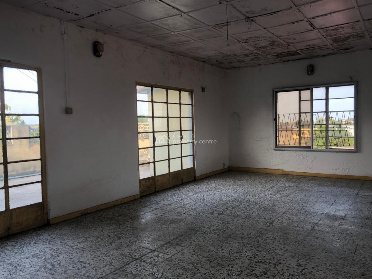 2 Bedroom Penthouse and Ground Floor Flat, Herbert Macaulay Way, Yaba , Lagos., Yaba, Lagos, Flat / Apartment for Rent