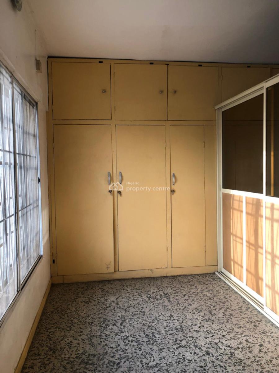 2 Bedroom Penthouse and Ground Floor Flat, Herbert Macaulay Way, Yaba , Lagos., Yaba, Lagos, Flat / Apartment for Rent