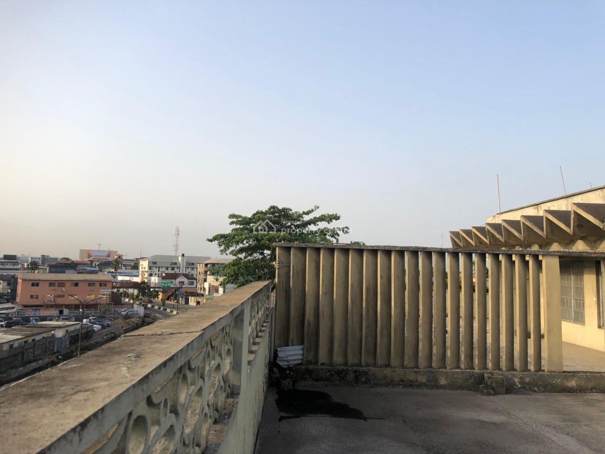 2 Bedroom Penthouse and Ground Floor Flat, Herbert Macaulay Way, Yaba , Lagos., Yaba, Lagos, Flat / Apartment for Rent