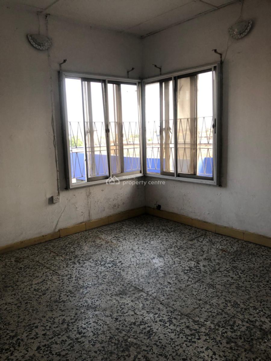 2 Bedroom Penthouse and Ground Floor Flat, Herbert Macaulay Way, Yaba , Lagos., Yaba, Lagos, Flat / Apartment for Rent