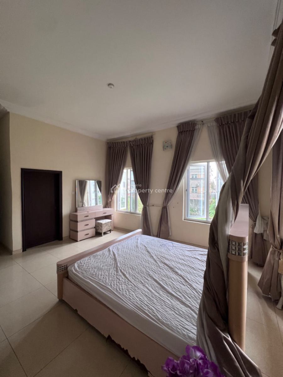 Exquisite Spacious Masters Bedroom in an a Prestigious Estate, Southernview Estate Off Lekki Conservation Road, By Lekki 2nd Toll Gat, Lekki, Lagos, Flat / Apartment for Rent