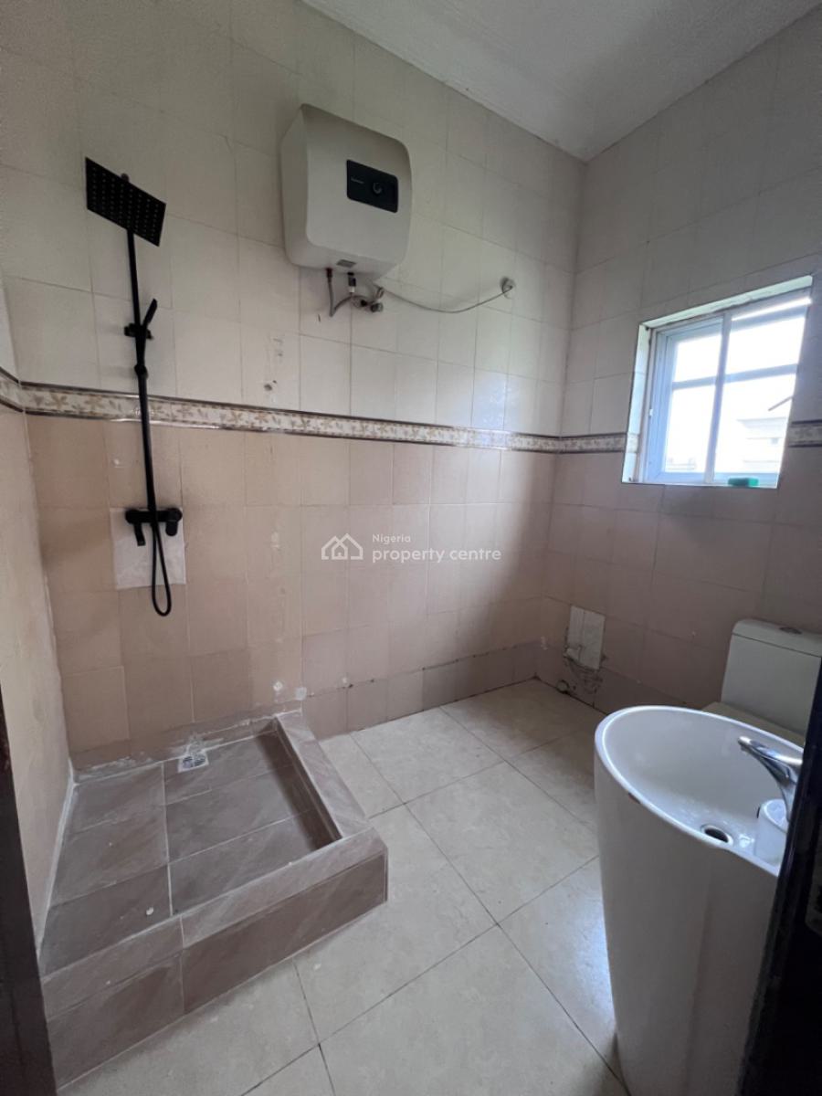 Exquisite Spacious Masters Bedroom in an a Prestigious Estate, Southernview Estate Off Conservation Road, By 2nd Toll Gate, Lekki, Lagos, Flat / Apartment for Rent