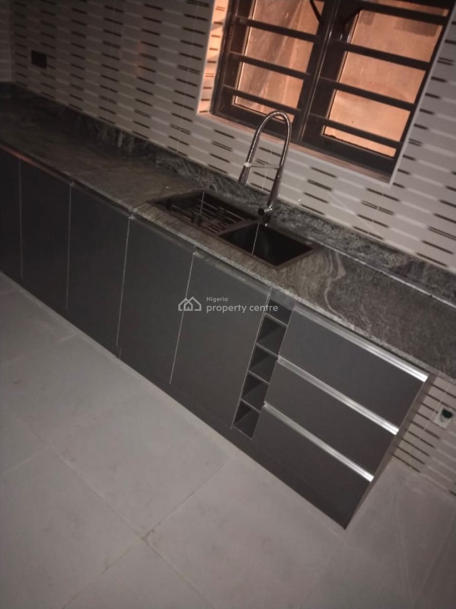 Standard Newly Built 2bed Room Flat, Shomolu, Lagos, Flat / Apartment for Rent