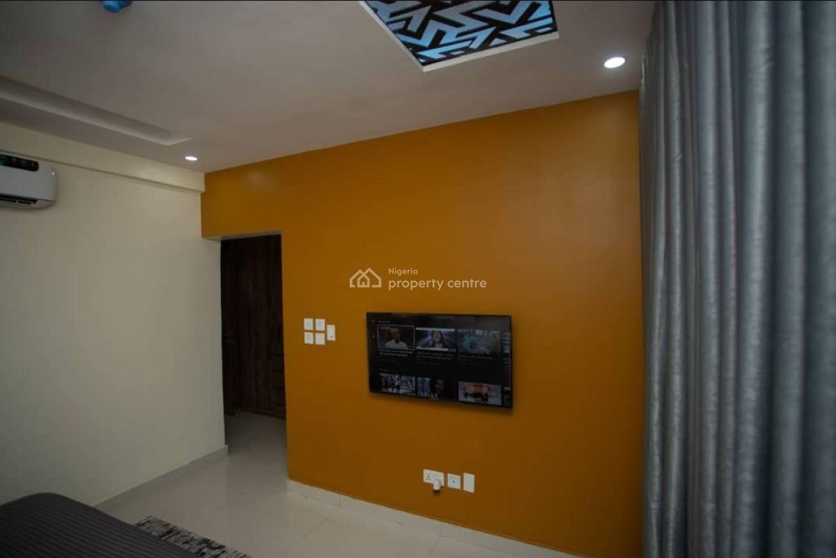 Newly 3 Bedrom Flat +bq + Elevator (upstairs), Lovely Environment @ Alagomeji Area, Yaba, Alagomeji, Yaba, Lagos, Flat / Apartment for Sale