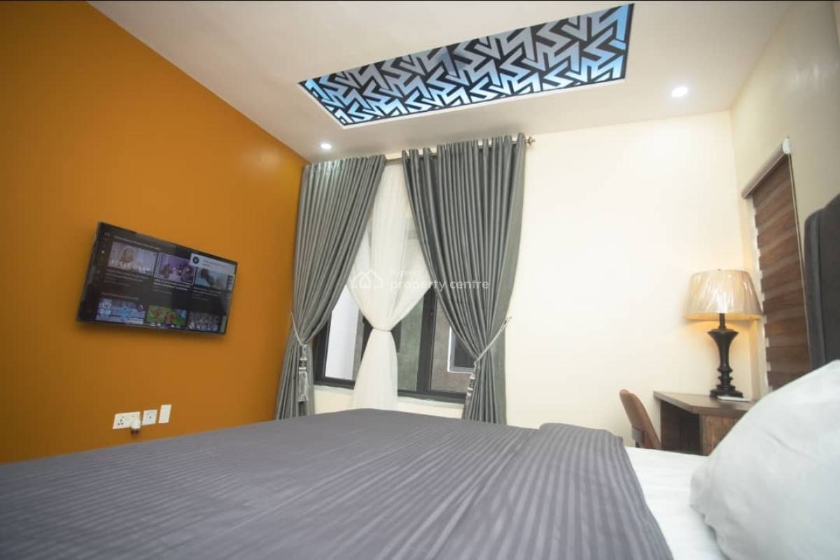 Newly 3 Bedrom Flat +bq + Elevator (upstairs), Lovely Environment @ Alagomeji Area, Yaba, Alagomeji, Yaba, Lagos, Flat / Apartment for Sale