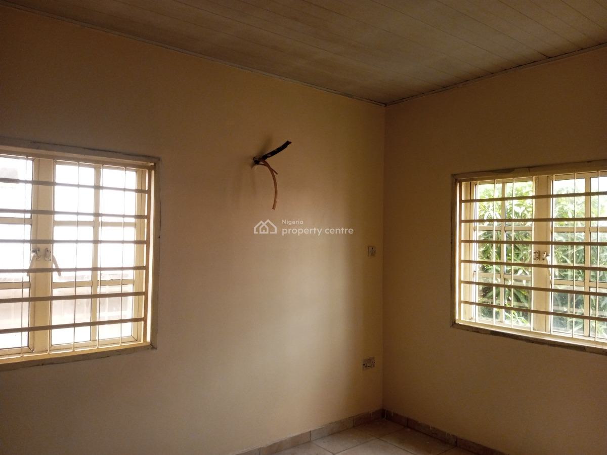 Good 3 Bedrooms Flat, Upstairs in a Call-in Estate, Agungi, Lekki, Lagos, Flat / Apartment for Rent