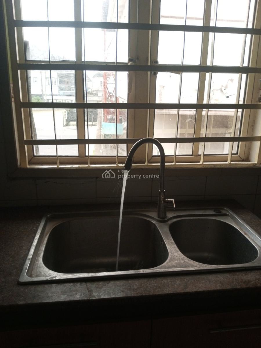 Good 3 Bedrooms Flat, Upstairs in a Call-in Estate, Agungi, Lekki, Lagos, Flat / Apartment for Rent