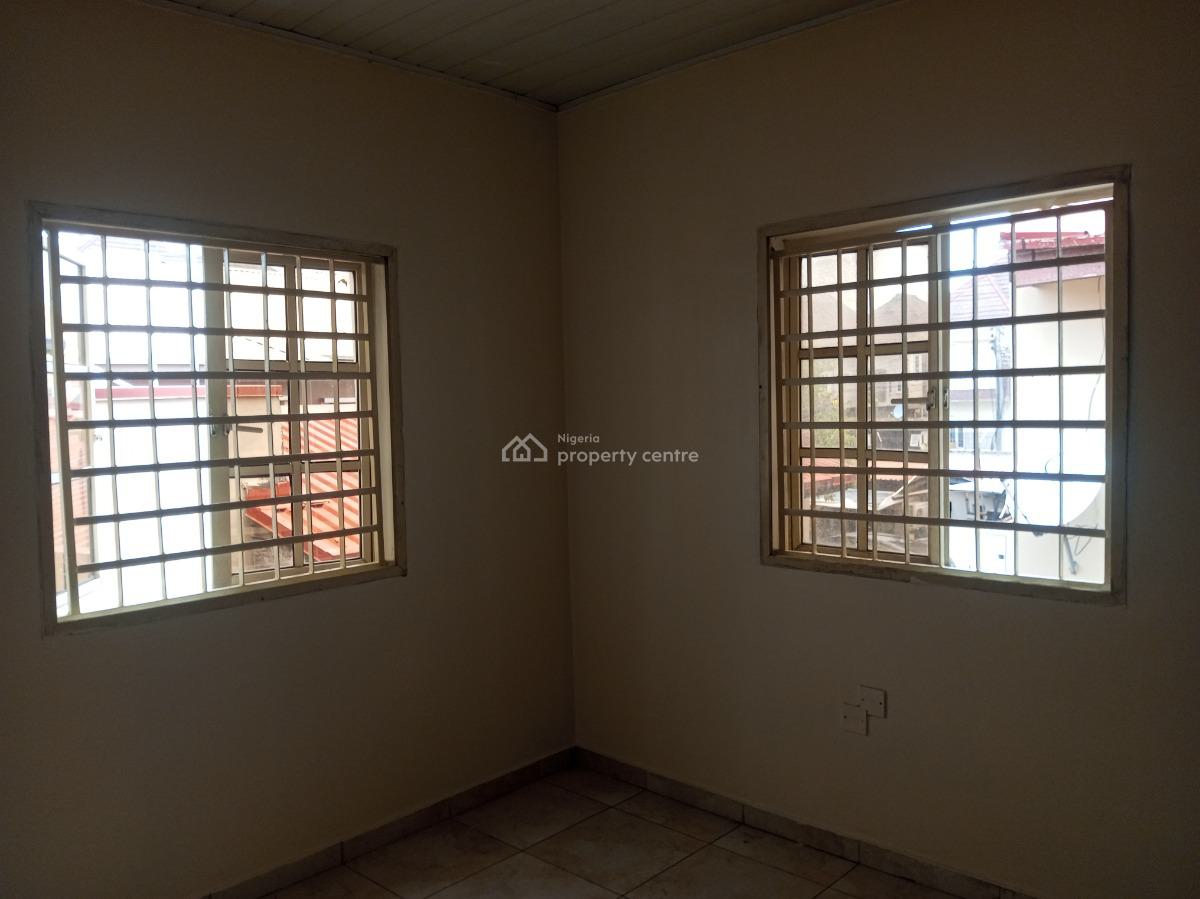 Good 3 Bedrooms Flat, Upstairs in a Call-in Estate, Agungi, Lekki, Lagos, Flat / Apartment for Rent