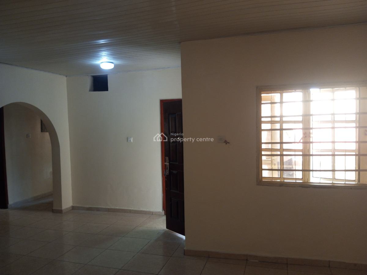 Good 3 Bedrooms Flat, Upstairs in a Call-in Estate, Agungi, Lekki, Lagos, Flat / Apartment for Rent
