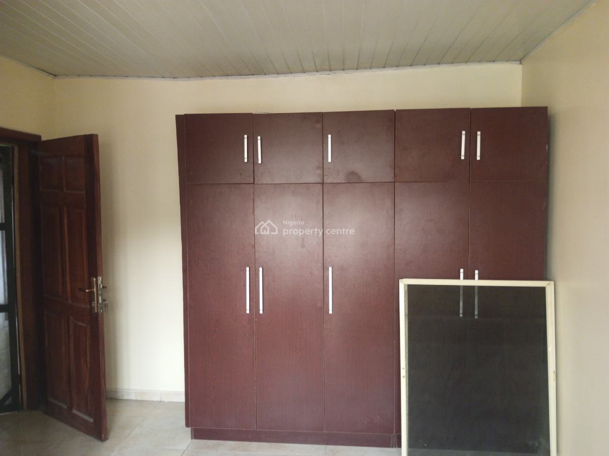 Good 3 Bedrooms Flat, Upstairs in a Call-in Estate, Agungi, Lekki, Lagos, Flat / Apartment for Rent