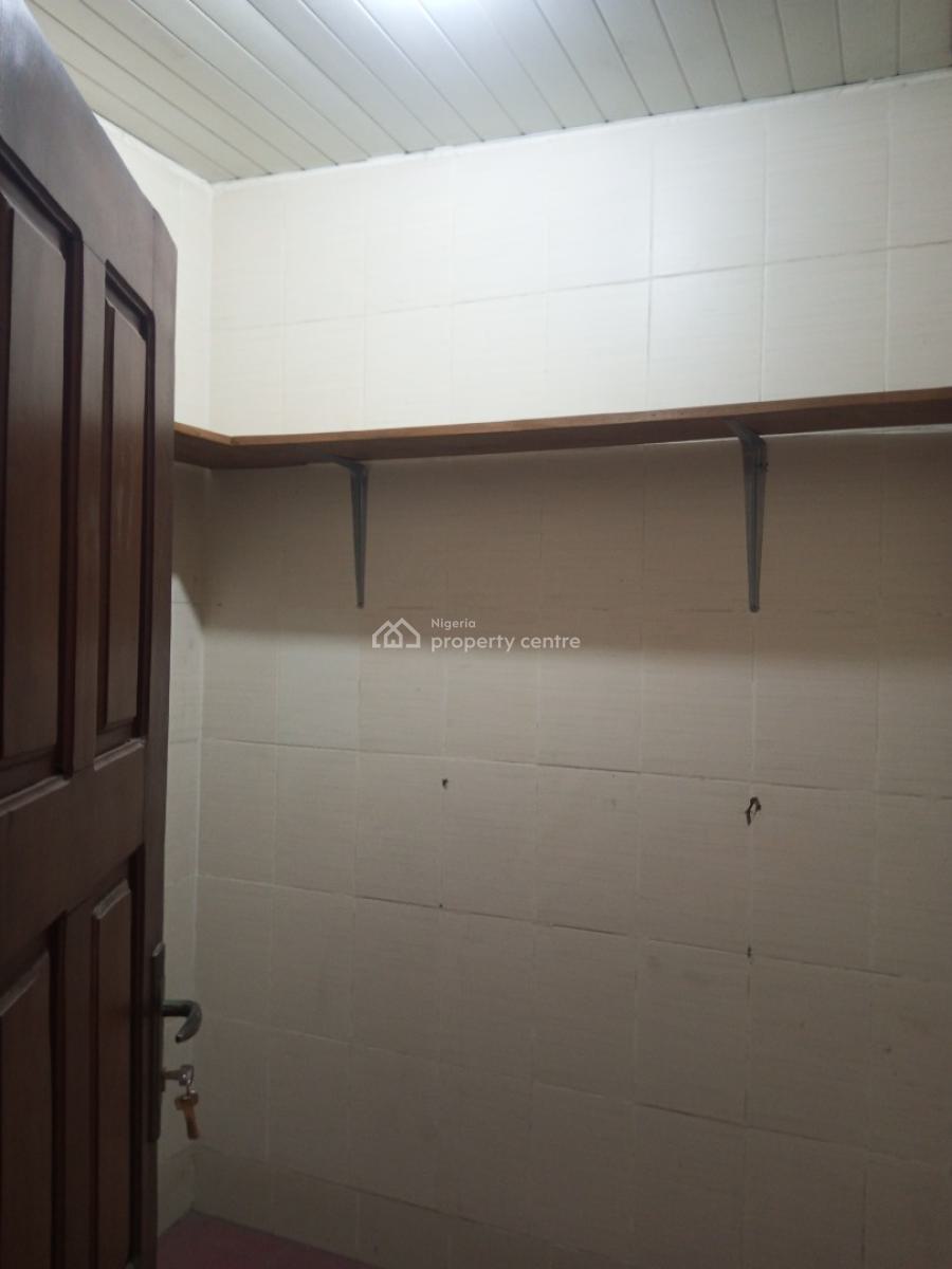 Good 3 Bedrooms Flat, Upstairs in a Call-in Estate, Agungi, Lekki, Lagos, Flat / Apartment for Rent