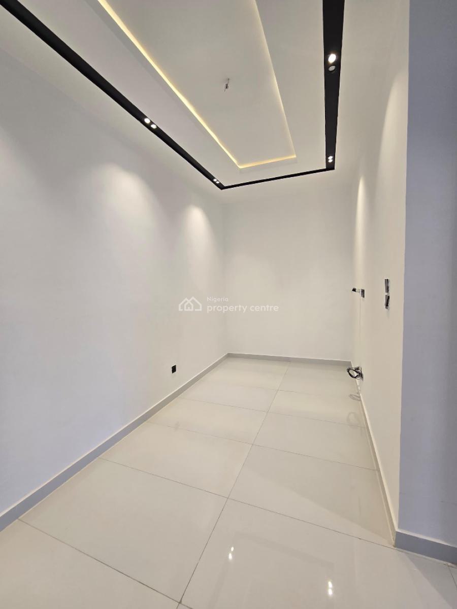 Aesthetically Pleasing 4 Bedroom Maisonette with a Bq,pool,gym,elevato, Lekki Phase 1, Lekki, Lagos, Flat / Apartment for Sale