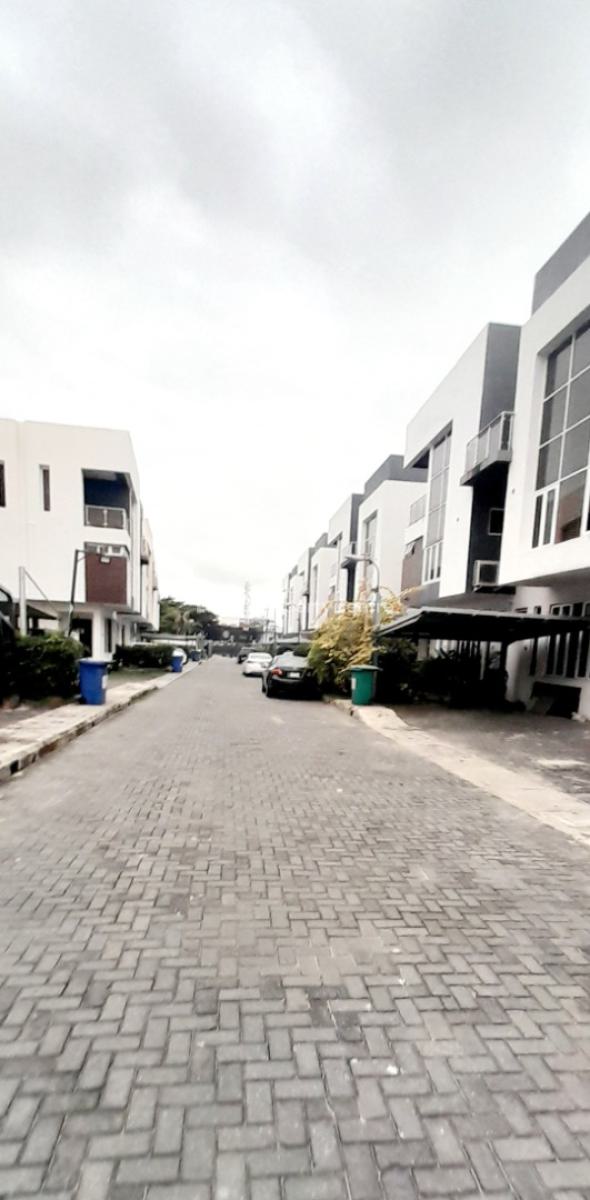 Massive Fully Serviced 4 Bedroom Semi-detached Duplex with Bq, Osapa, Lekki, Lagos, Semi-detached Duplex for Sale