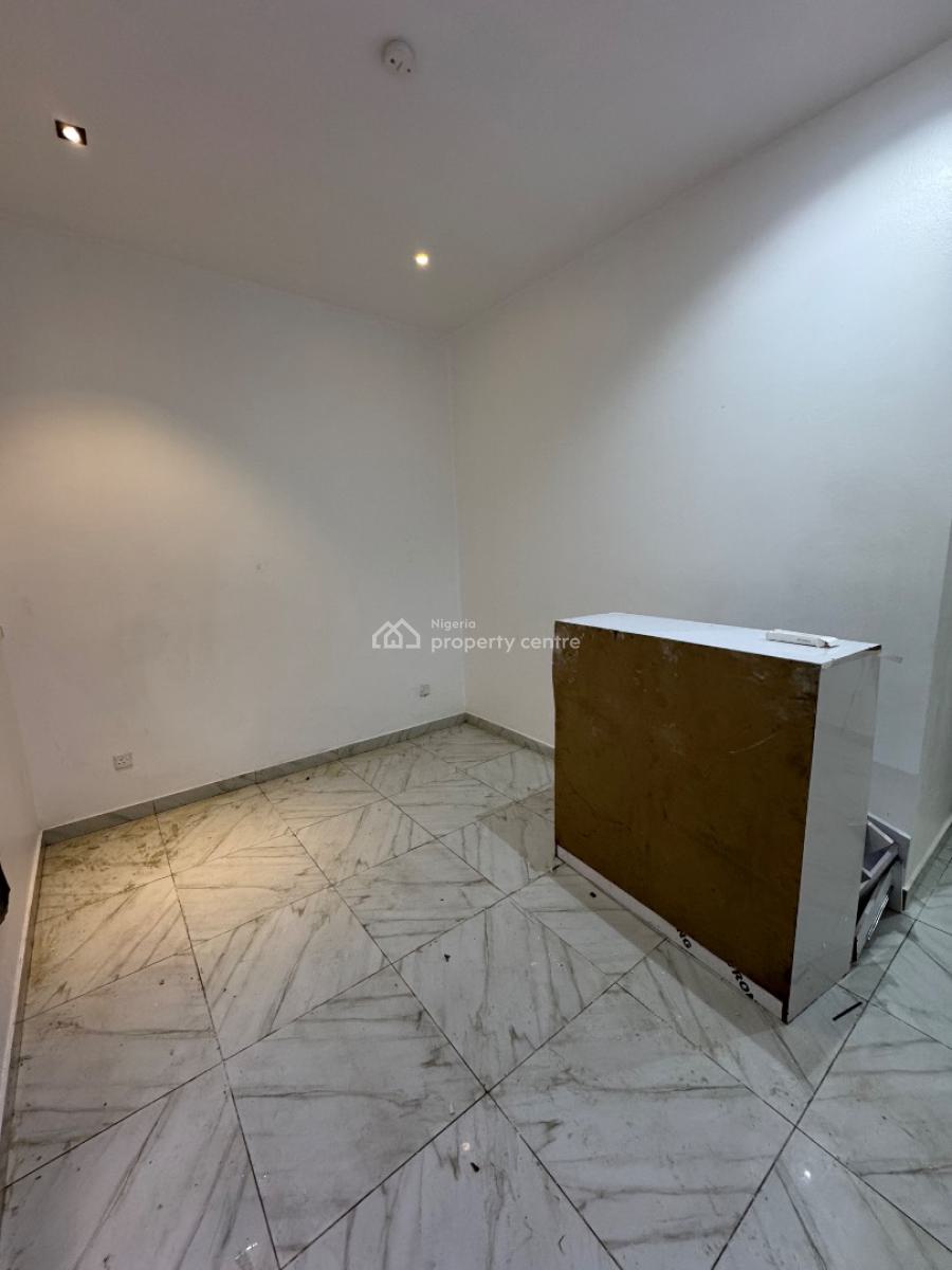 𝐖𝐄𝐋𝐋 𝐌𝐀𝐈𝐍𝐓𝐀𝐈𝐍𝐄𝐃 𝐌𝐈𝐍𝐈 𝐅𝐋𝐀𝐓 𝐀𝐏𝐀𝐑𝐓𝐌𝐄𝐍𝐓, Lekki Phase 1, Lekki Phase 1, Lekki, Lagos, Mini Flat (room and Parlour) for Rent
