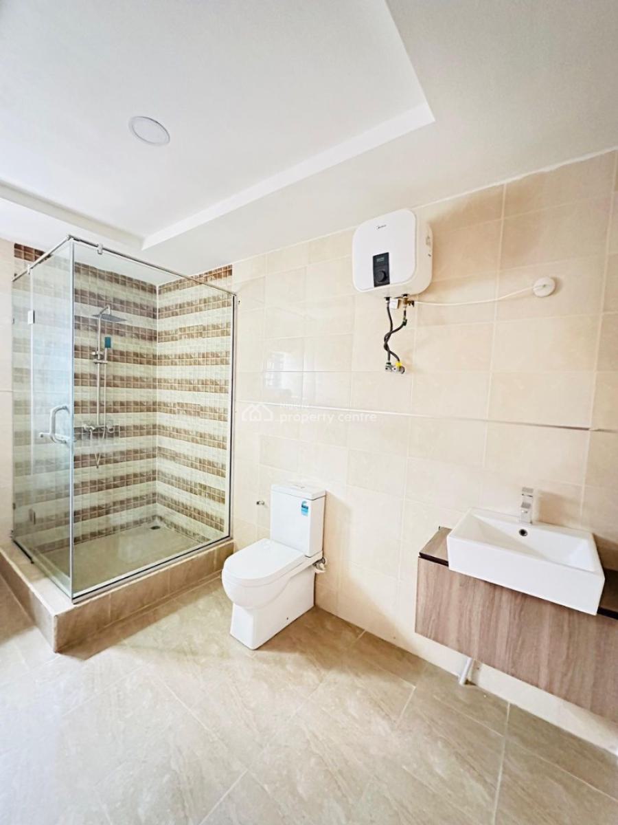 an Alluring 4 Bedroom Terraced  Duplex with Bq, Ologolo, Lekki, Lagos, Terraced Duplex for Sale