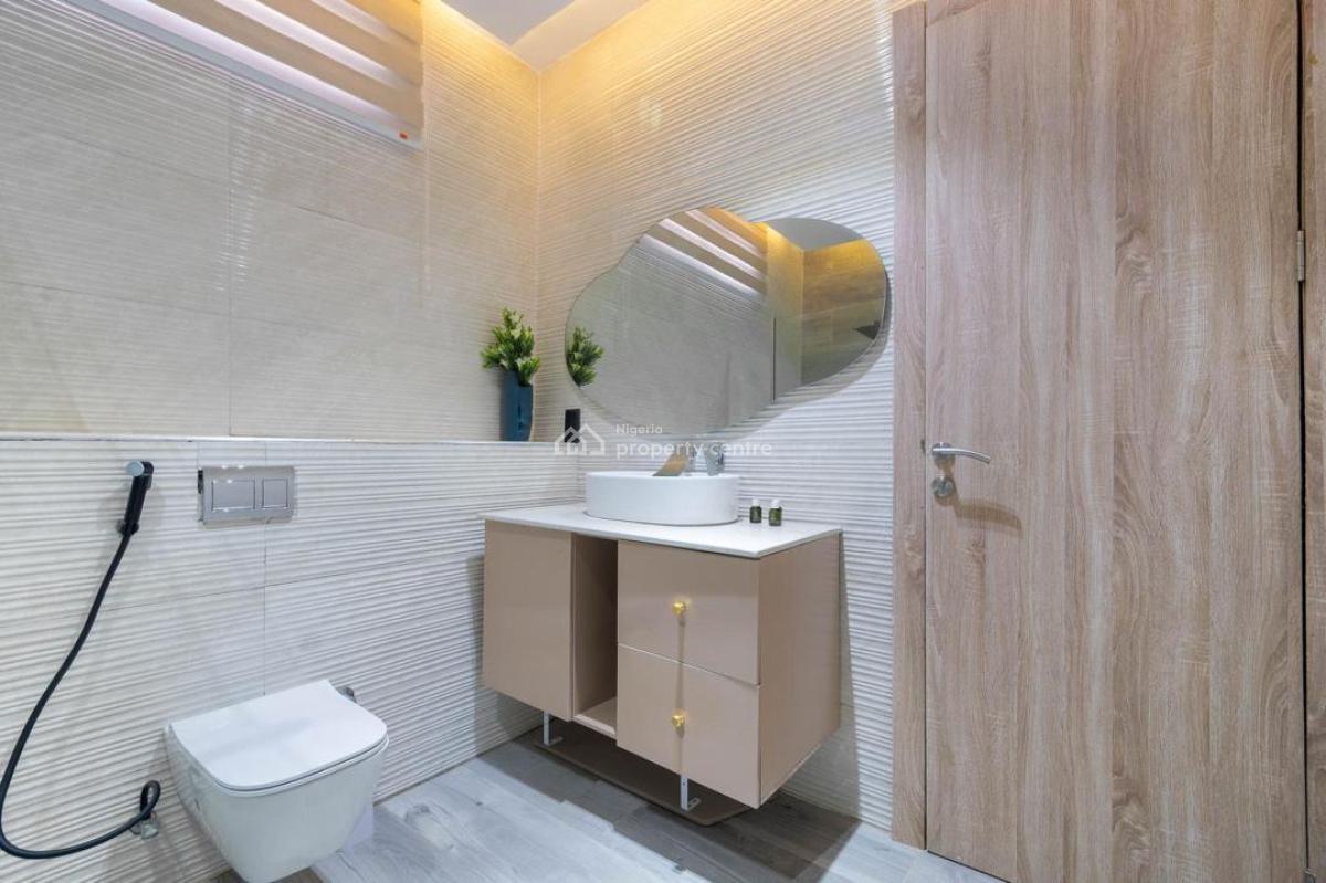 Luxurious 2-bedroom Penthouse  with Gym and Swimming Pool, Lekki Phase 1, Lekki, Lagos, Flat / Apartment Short Let