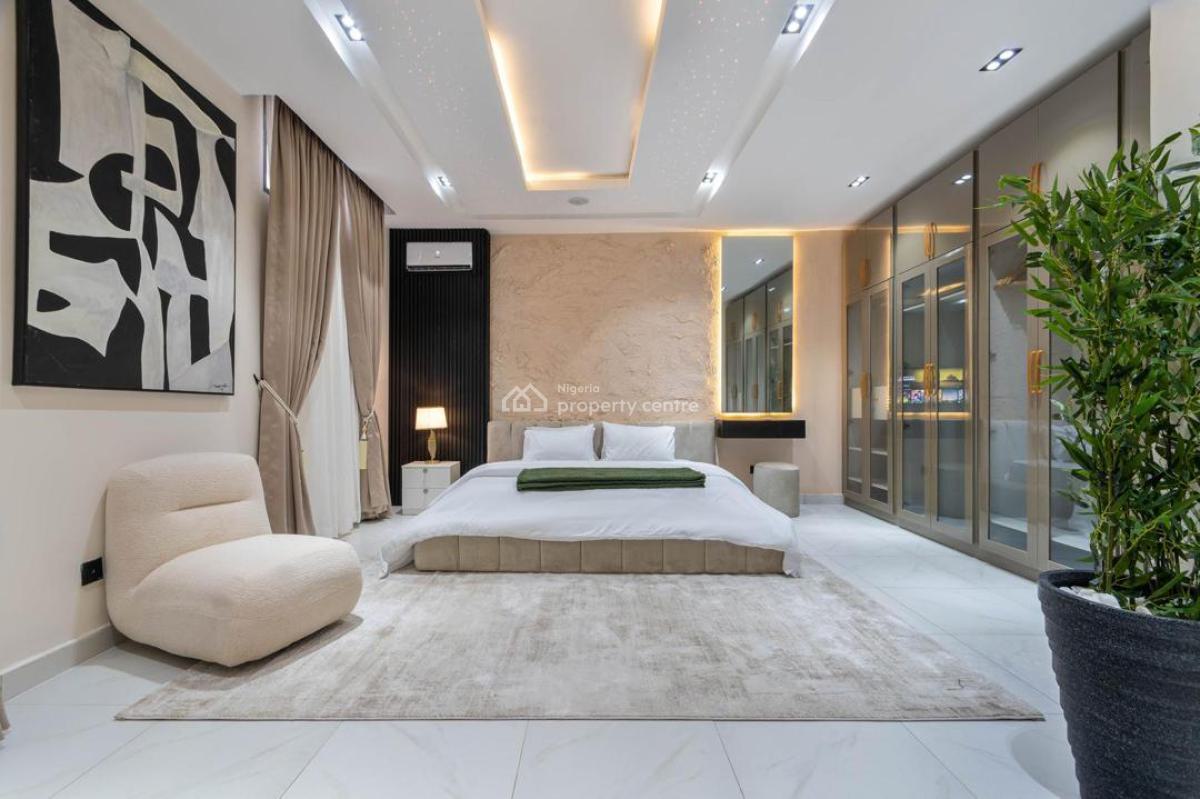 Luxurious 2-bedroom Penthouse  with Gym and Swimming Pool, Lekki Phase 1, Lekki, Lagos, Flat / Apartment Short Let