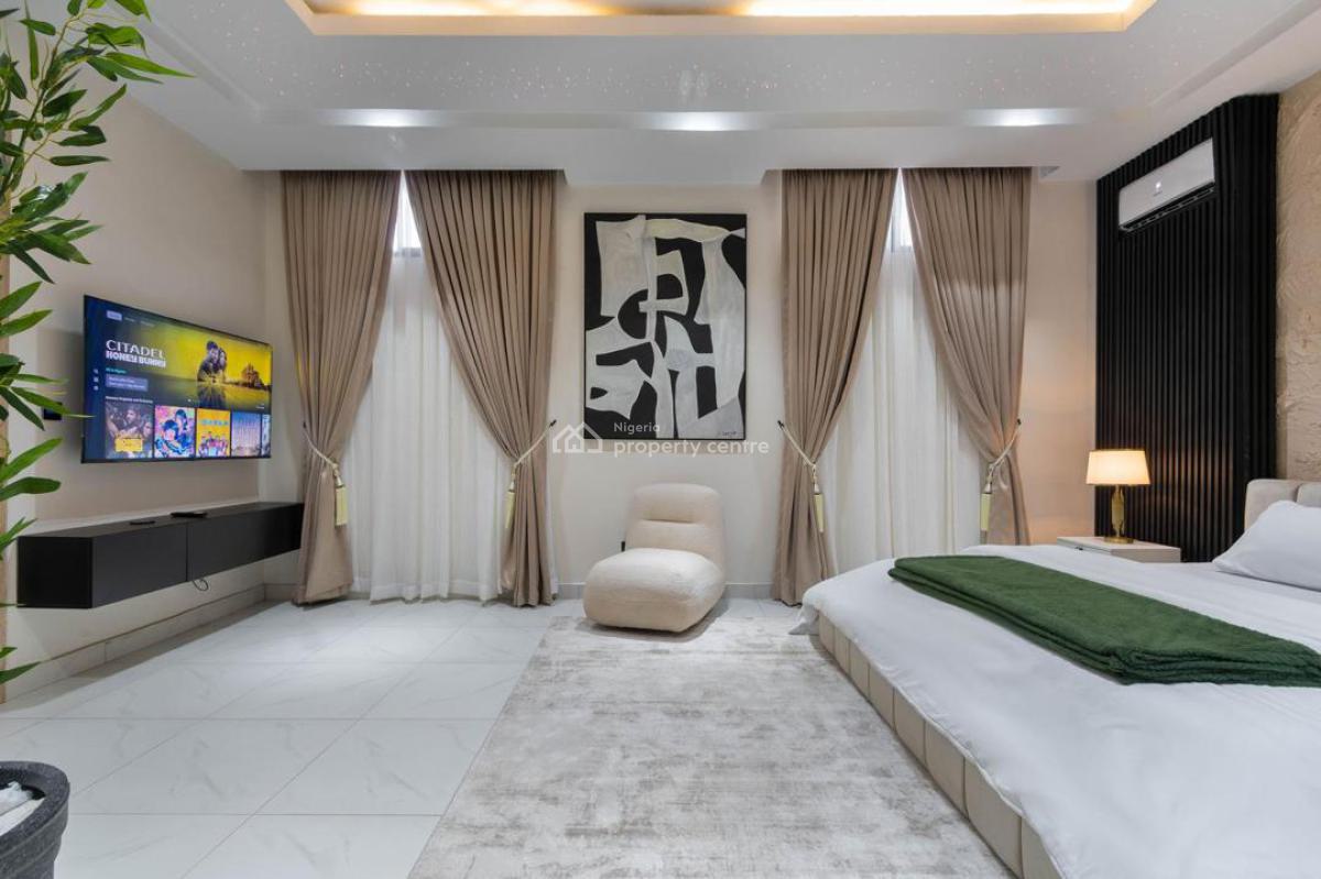 Luxurious 2-bedroom Penthouse  with Gym and Swimming Pool, Lekki Phase 1, Lekki, Lagos, Flat / Apartment Short Let