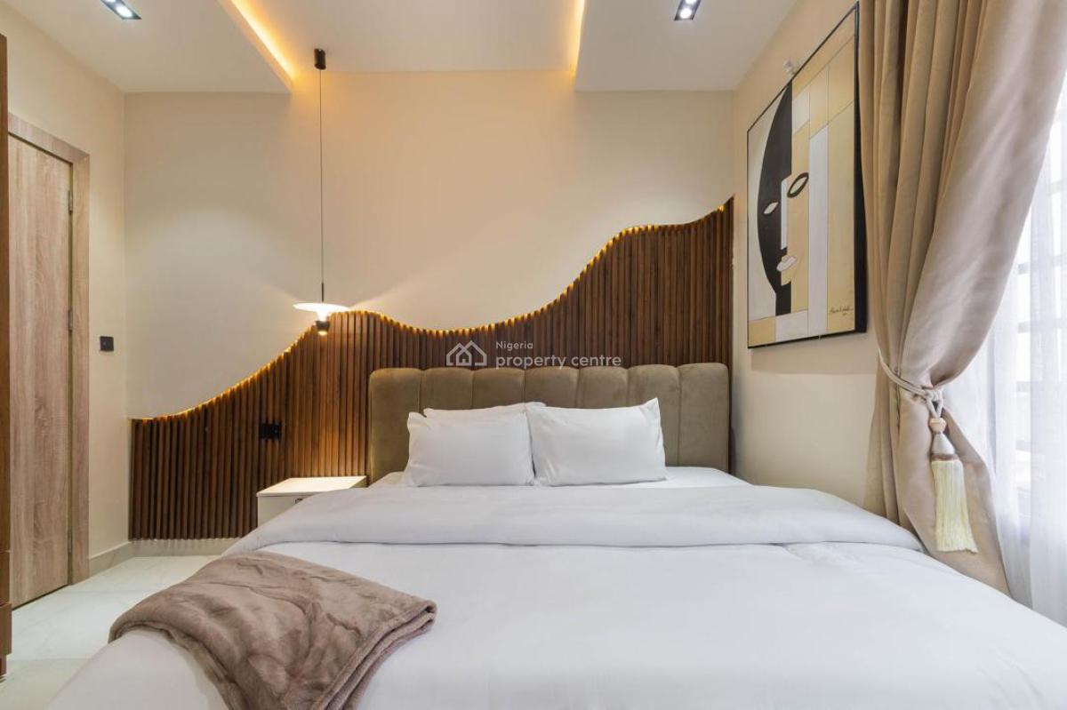 Luxurious 2-bedroom Penthouse  with Gym and Swimming Pool, Lekki Phase 1, Lekki, Lagos, Flat / Apartment Short Let