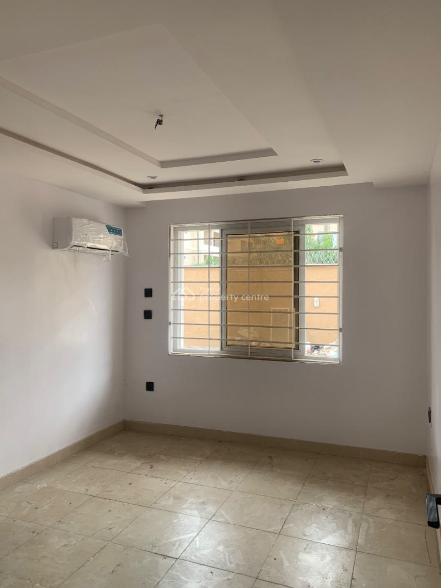 Self Serviced 3 Bedroom Flat with Bq, Lekki Phase 1, Lekki, Lagos, Flat / Apartment for Rent