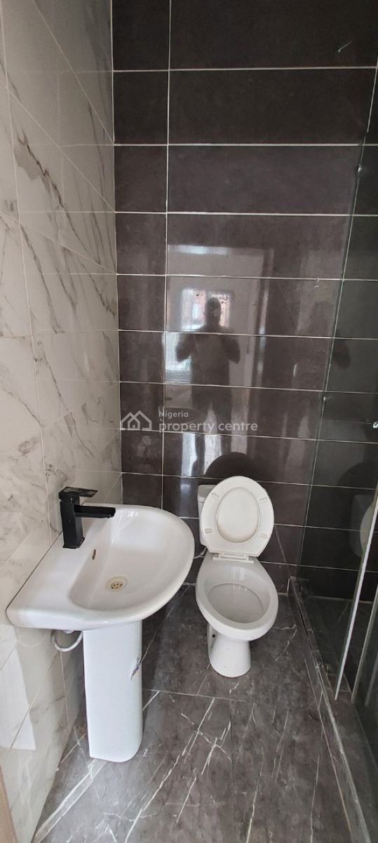 Newly Renovated 2 Bedroom Flat, Idado, Lekki, Lagos, Flat / Apartment for Rent