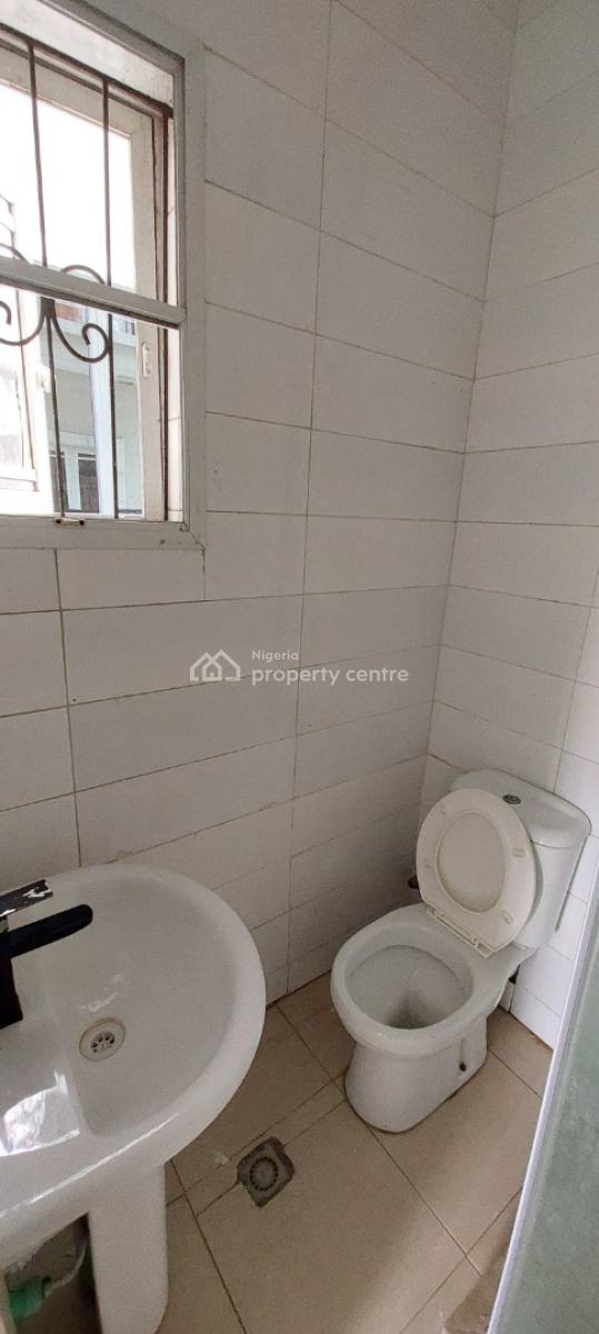 Newly Renovated 2 Bedroom Flat, Idado, Lekki, Lagos, Flat / Apartment for Rent