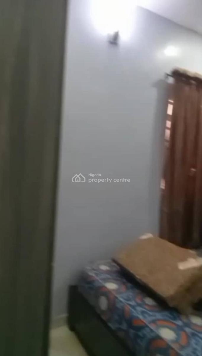 Lovely 3bedroom Flat, Off Bode Thomas Road, Surulere, Lagos, Flat / Apartment for Sale