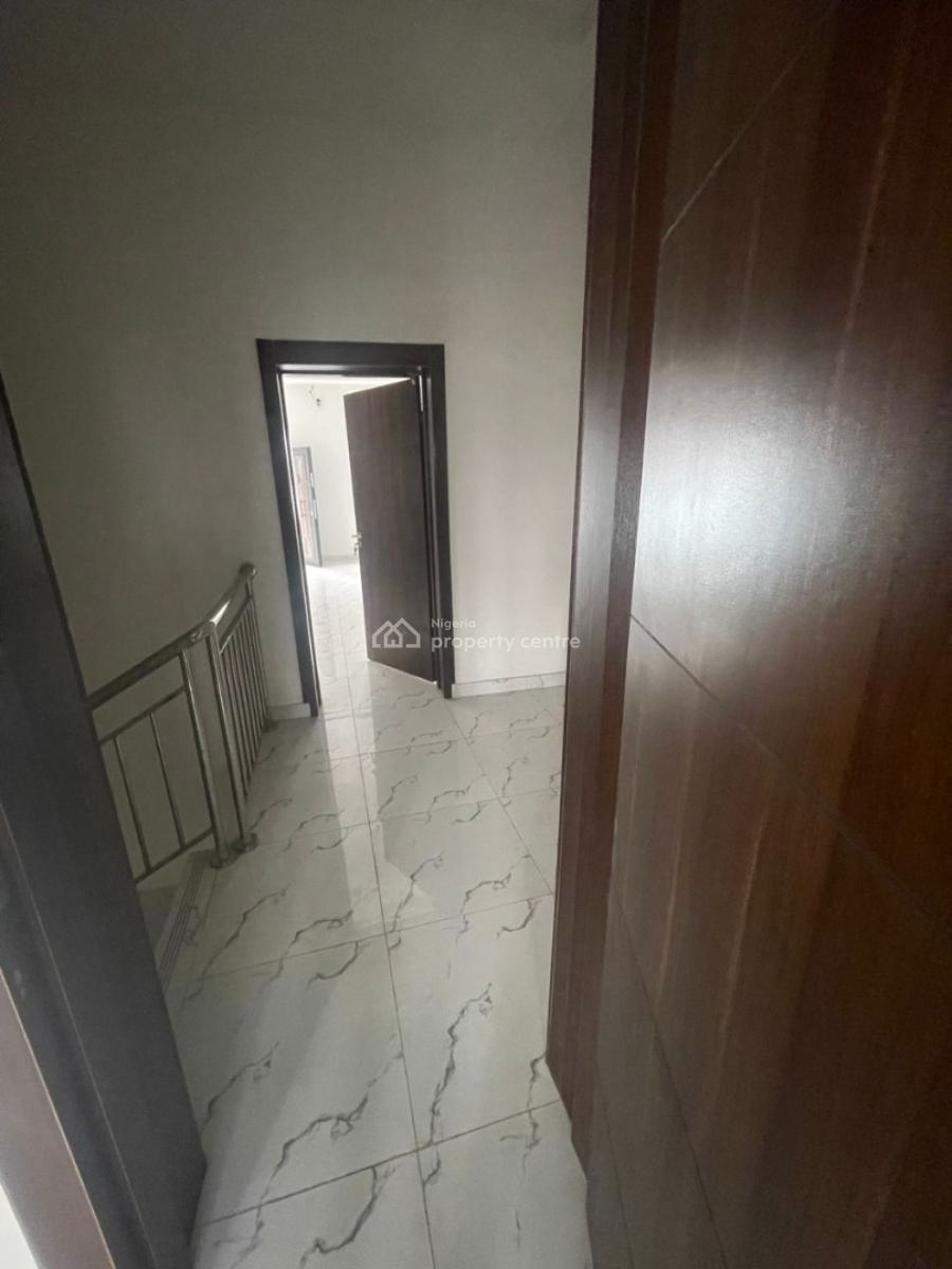 Luxurious 4bedroom Terrace Duplex at Ajah Ilaje Mobil Road, Ajah Ilaje Mobil Road, Ajah, Lagos, Terraced Duplex for Rent
