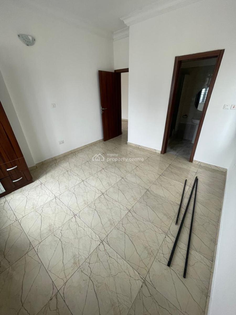 2 Bedroom Flat Upstairs with Study Room 10m  Service Charge 1, Lekki Right, Lekki, Lagos, Flat / Apartment for Rent