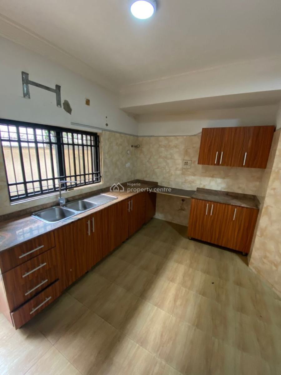 4bedroom Semi Detached House, Lekki Phase 1, Lekki, Lagos, Semi-detached Duplex for Rent