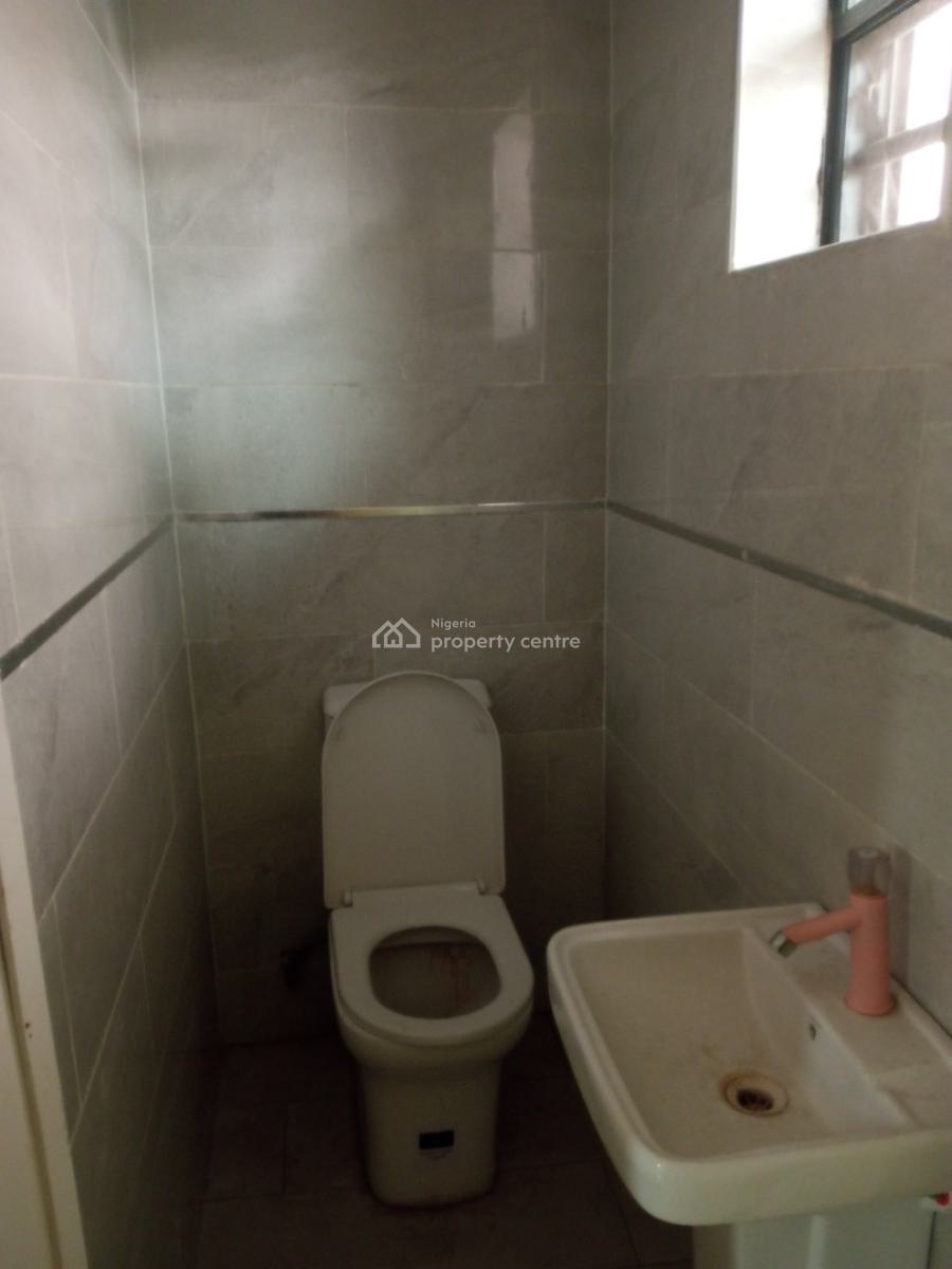 Well Maintained 4 Bed Semi Detached Duplex in a Call-in Estate, Agungi, Lekki, Lagos, Semi-detached Duplex for Rent