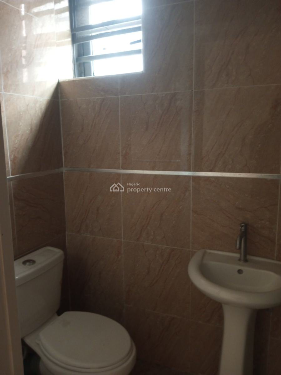 Well Maintained 4 Bed Semi Detached Duplex in a Call-in Estate, Agungi, Lekki, Lagos, Semi-detached Duplex for Rent