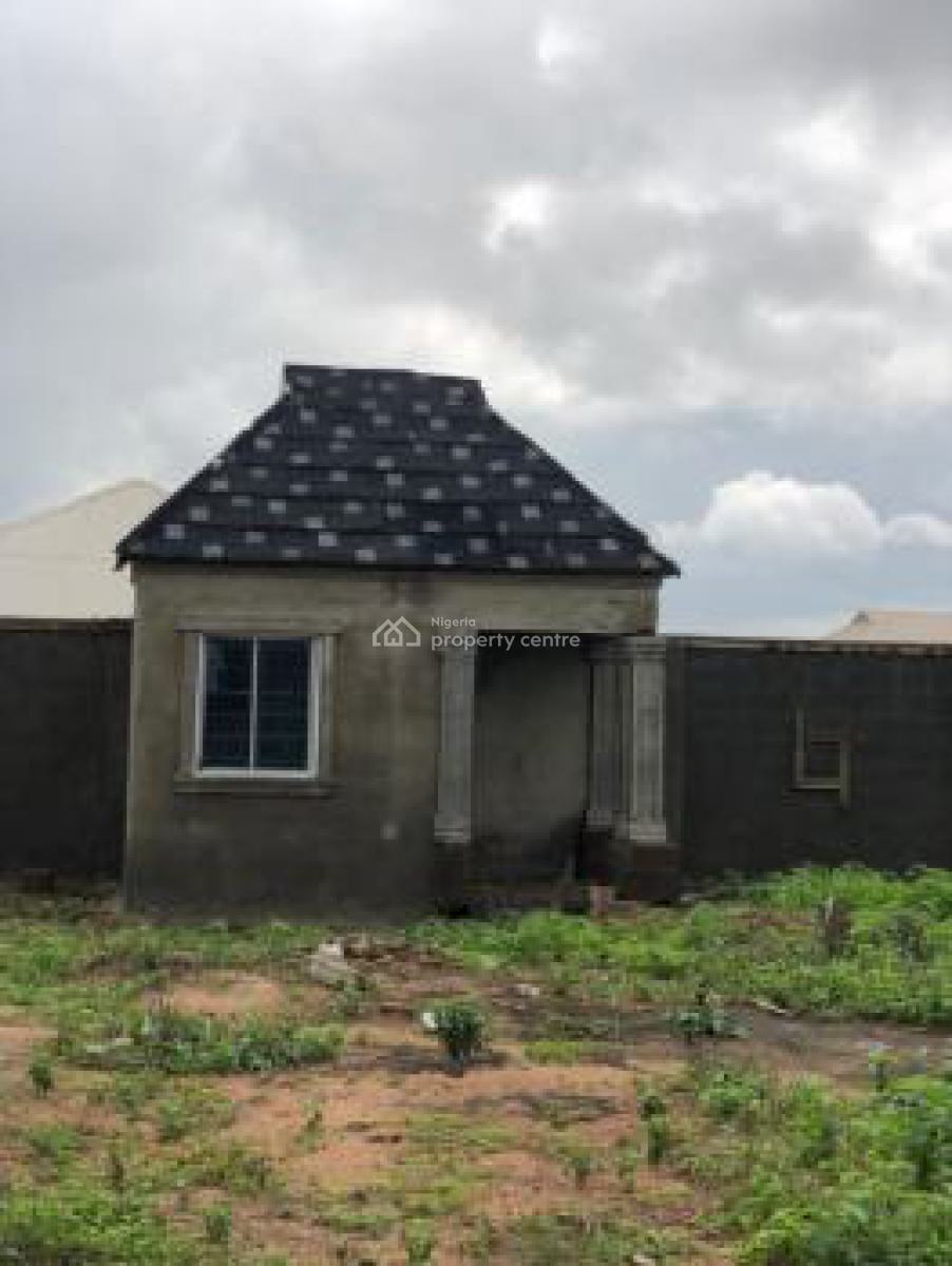 3 Bedroom Bungalow, Òkè Awon, Mogaji, Oyo Town , Atiba Local Government Area, Ibadan, Oyo, Detached Bungalow for Sale