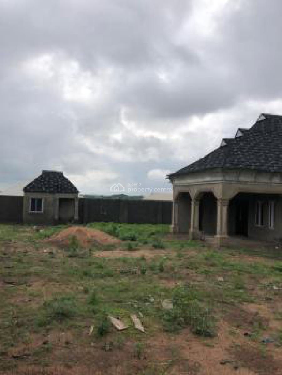 3 Bedroom Bungalow, Òkè Awon, Mogaji, Oyo Town , Atiba Local Government Area, Ibadan, Oyo, Detached Bungalow for Sale