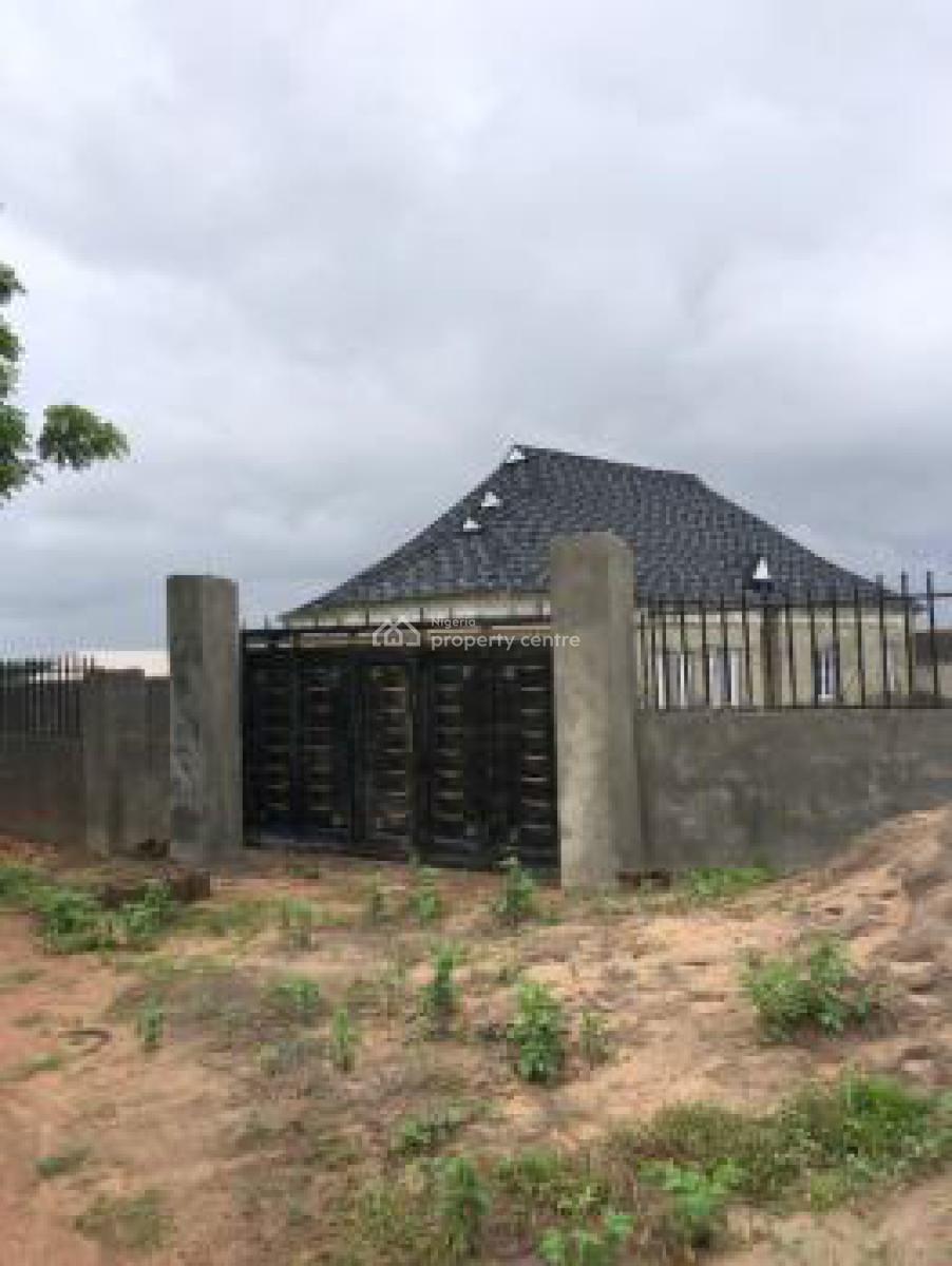 3 Bedroom Bungalow, Òkè Awon, Mogaji, Oyo Town , Atiba Local Government Area, Ibadan, Oyo, Detached Bungalow for Sale