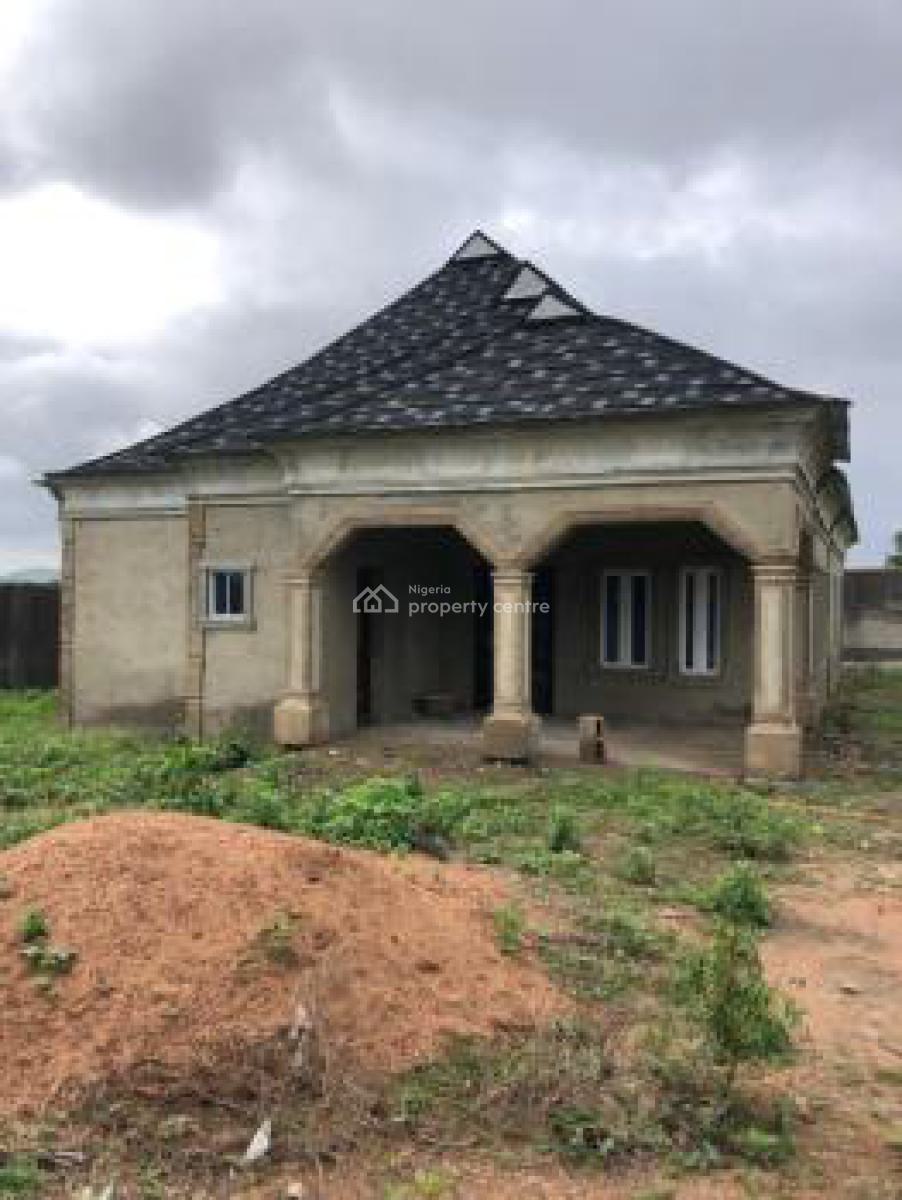 3 Bedroom Bungalow, Òkè Awon, Mogaji, Oyo Town , Atiba Local Government Area, Ibadan, Oyo, Detached Bungalow for Sale