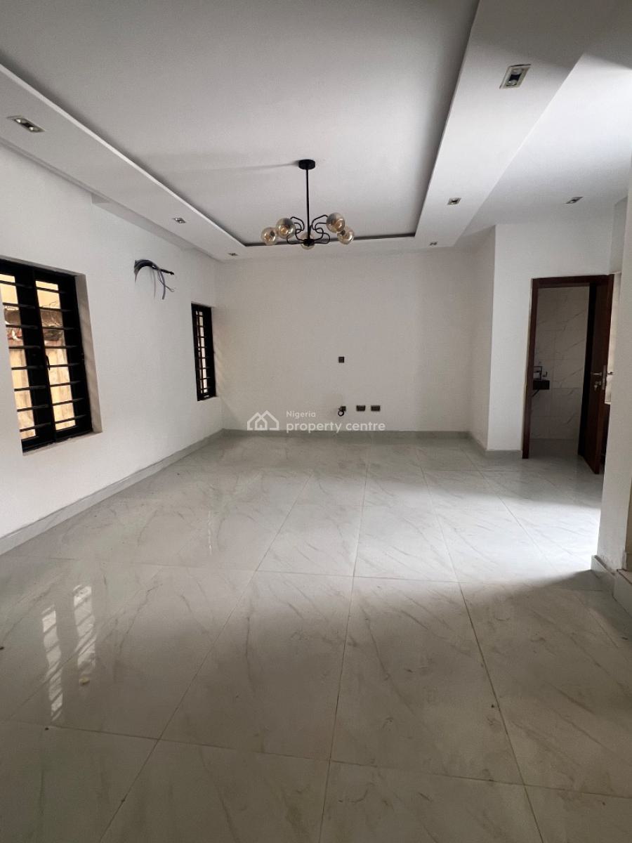 Modern 4 Bedrooms Semi Detached House with En-suite Bedrooms, Gra Phase 1, Magodo, Lagos, Semi-detached Duplex for Sale