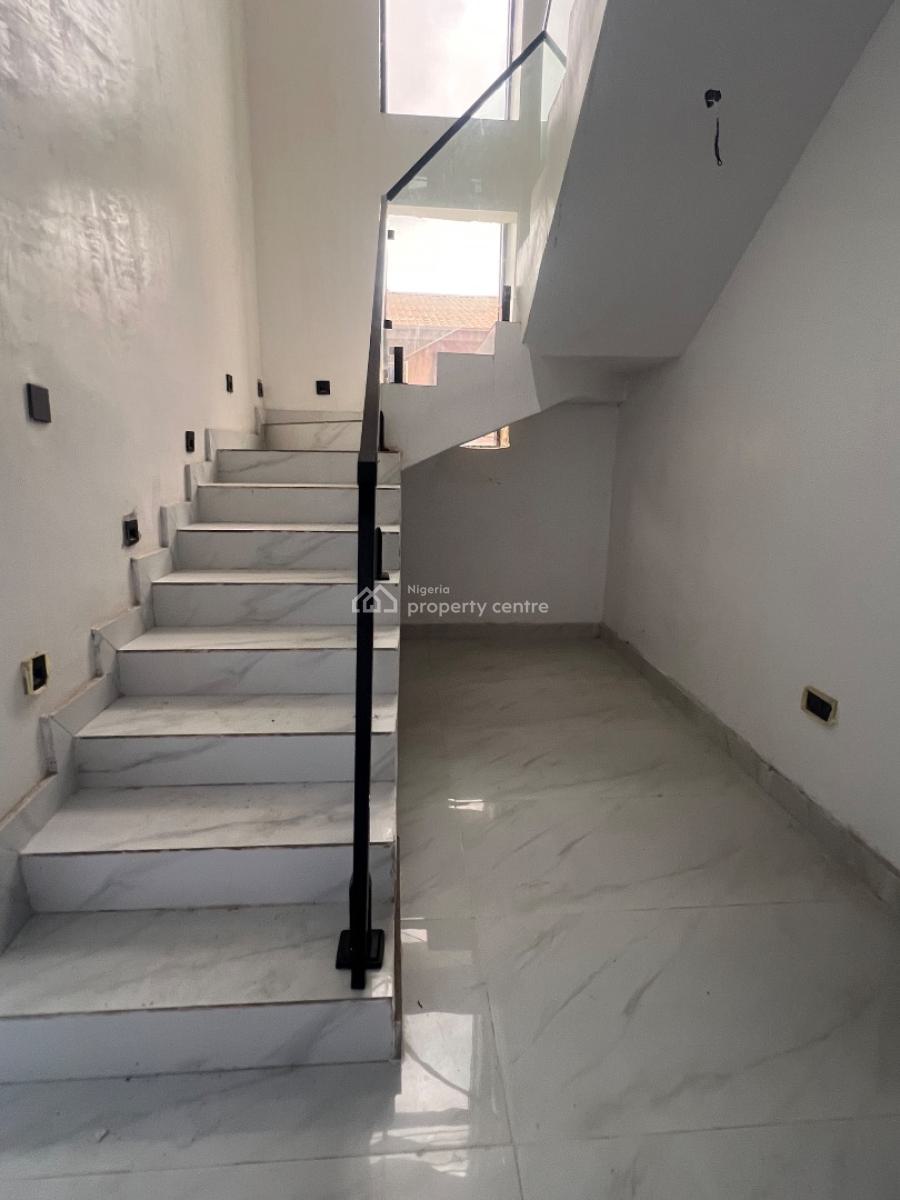 Modern 4 Bedrooms Semi Detached House with En-suite Bedrooms, Gra Phase 1, Magodo, Lagos, Semi-detached Duplex for Sale