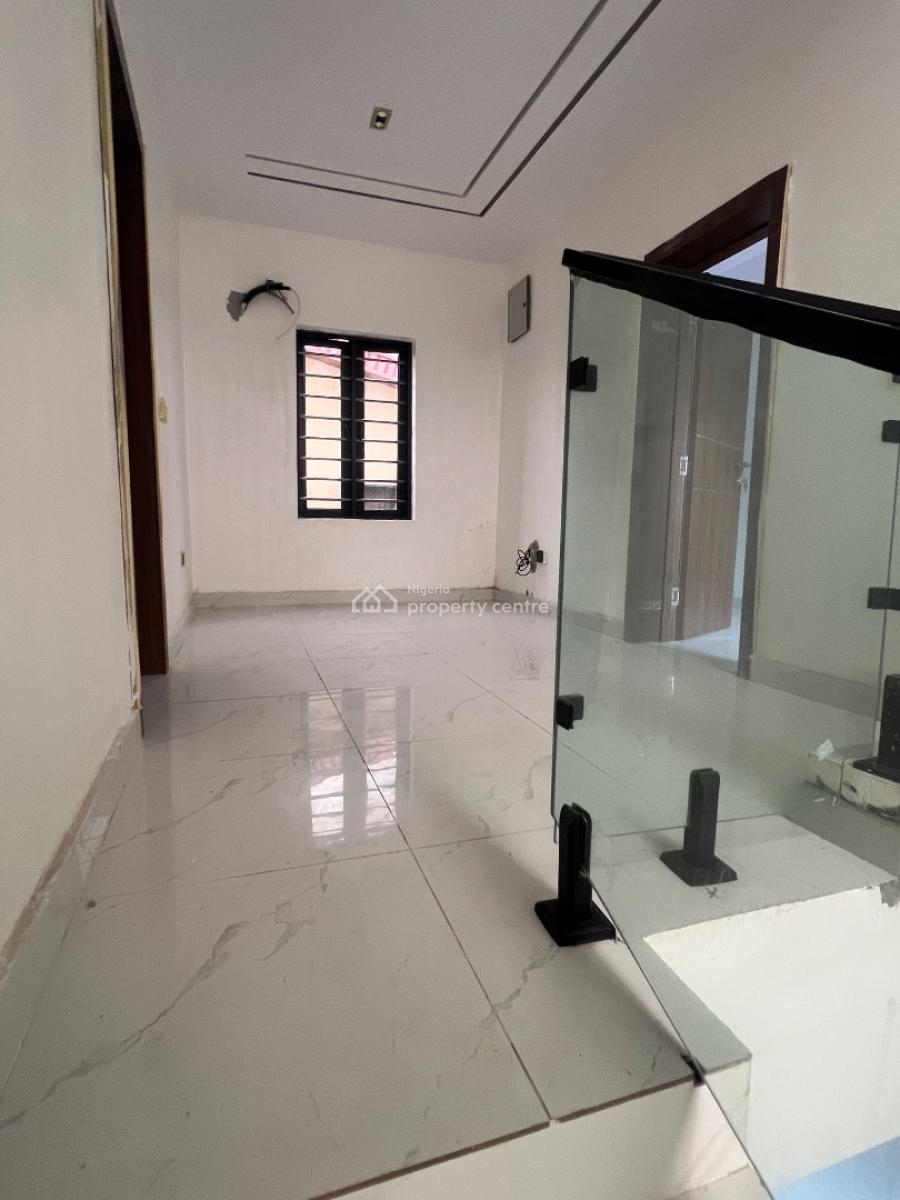 Modern 4 Bedrooms Semi Detached House with En-suite Bedrooms, Gra Phase 1, Magodo, Lagos, Semi-detached Duplex for Sale