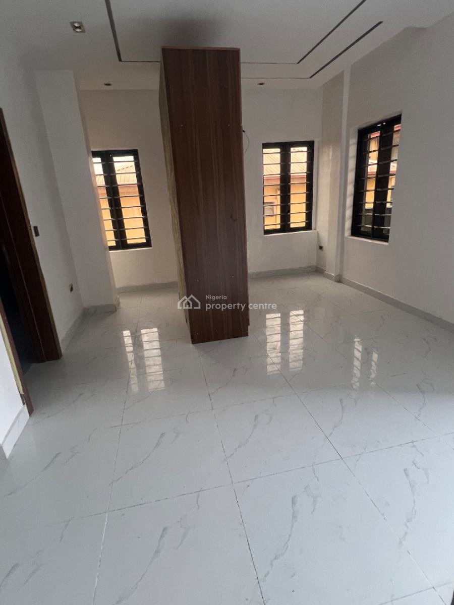 Modern 4 Bedrooms Semi Detached House with En-suite Bedrooms, Gra Phase 1, Magodo, Lagos, Semi-detached Duplex for Sale