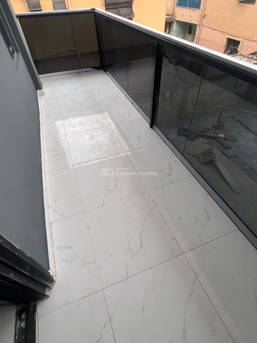 Modern 4 Bedrooms Semi Detached House with En-suite Bedrooms, Gra Phase 1, Magodo, Lagos, Semi-detached Duplex for Sale
